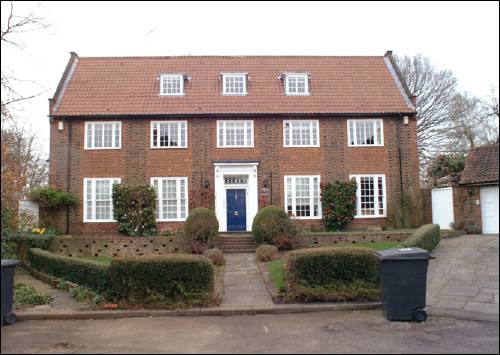 03 Fairway Close